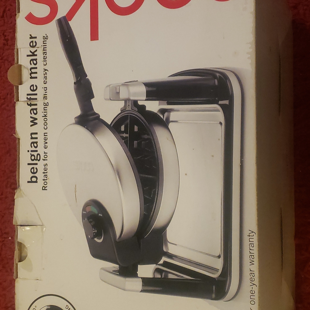 Belgian waffle maker